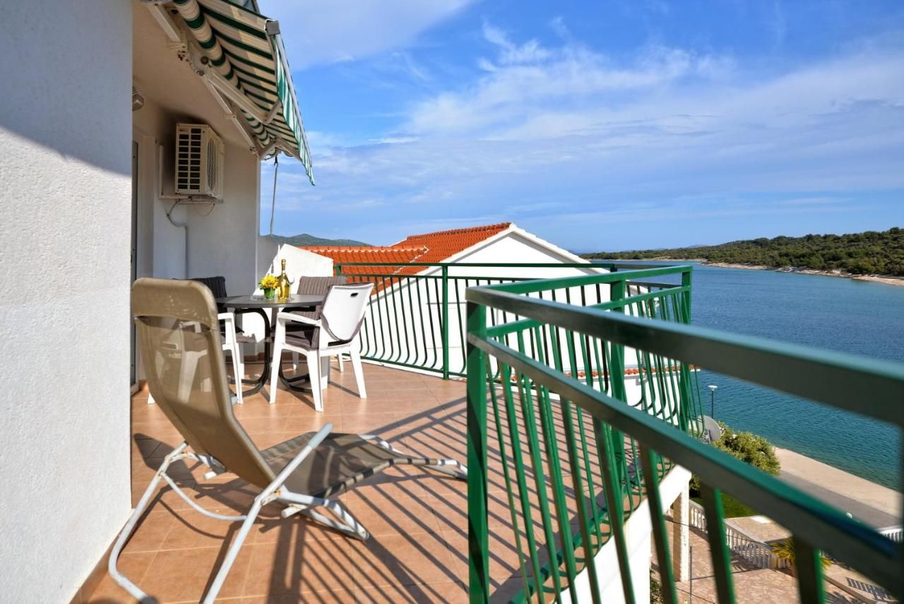 Balkon - House Klarin, Jezera